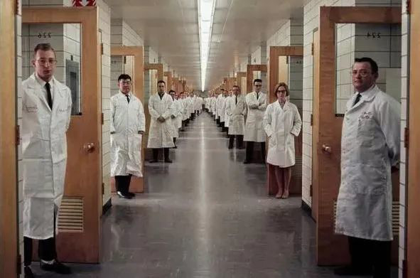 曾经是全球最大的垄断运营商,结果自废武功,惨遭收购……